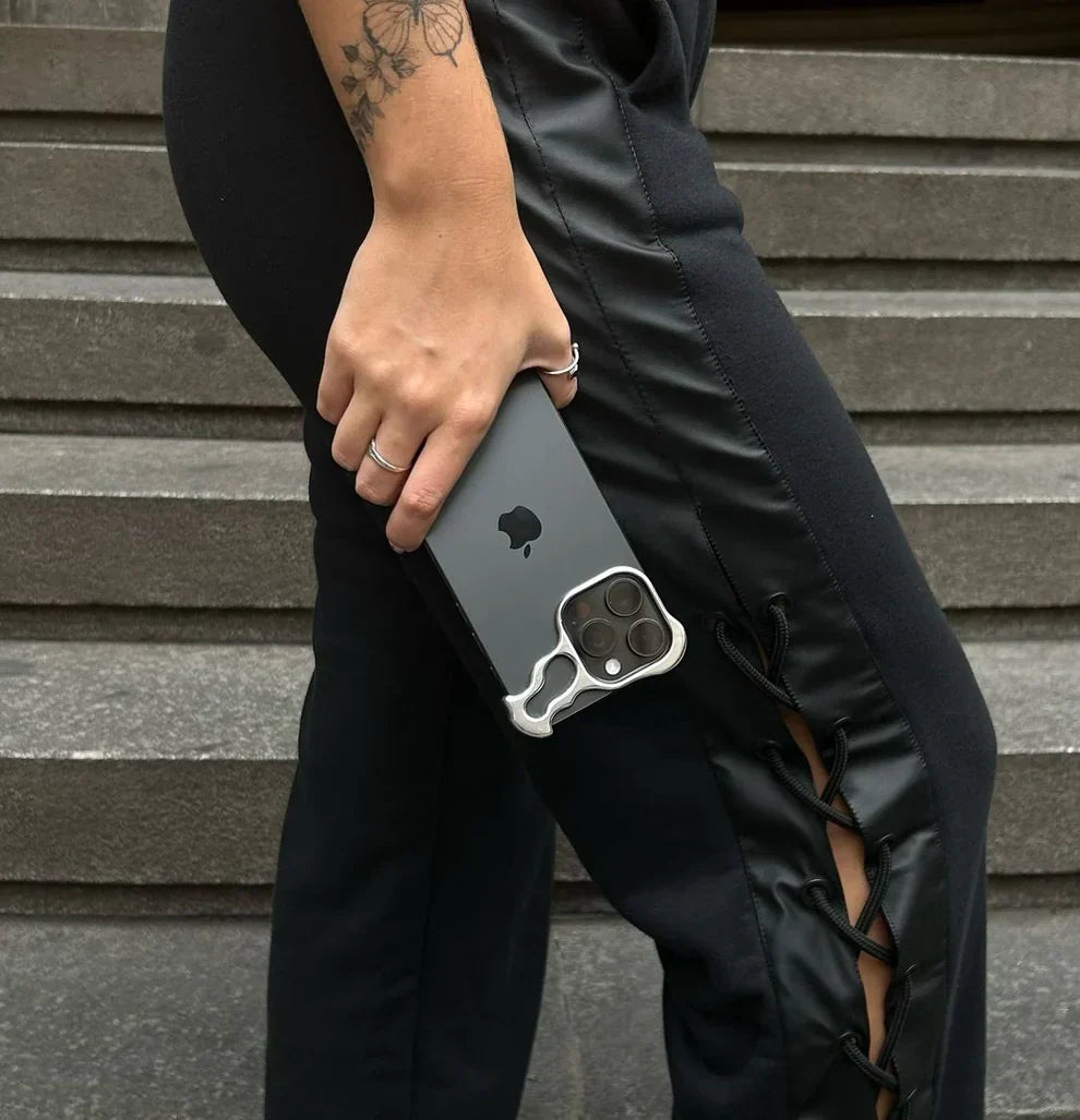 TitanShield Case - Sleek Protection for iPhone Edges