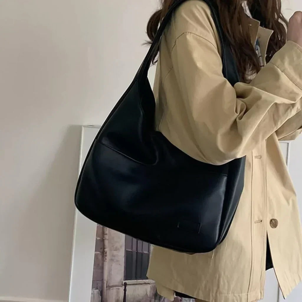 UrbanElegance - Elegant Shoulder Bag for Everyday Style