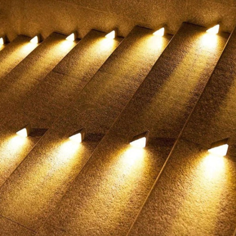 Iunova Light - Solar-Powered Outdoor Stair Lights