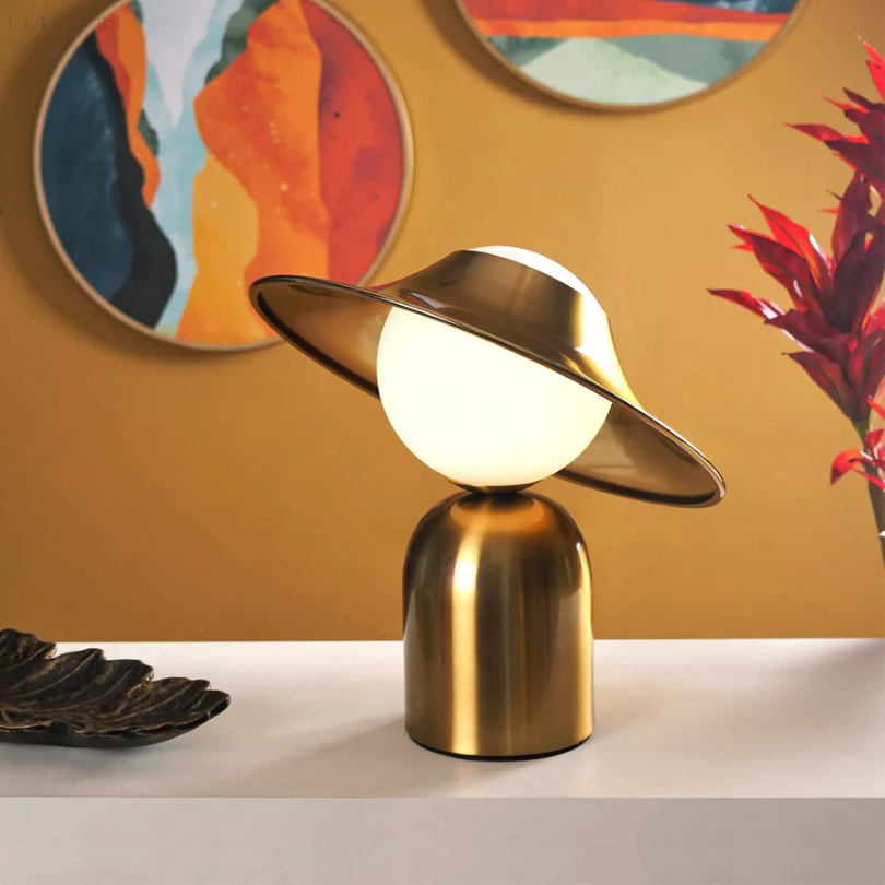 GoldAura Table Lamp - Elegant Gold Accent Lighting for Any Room
