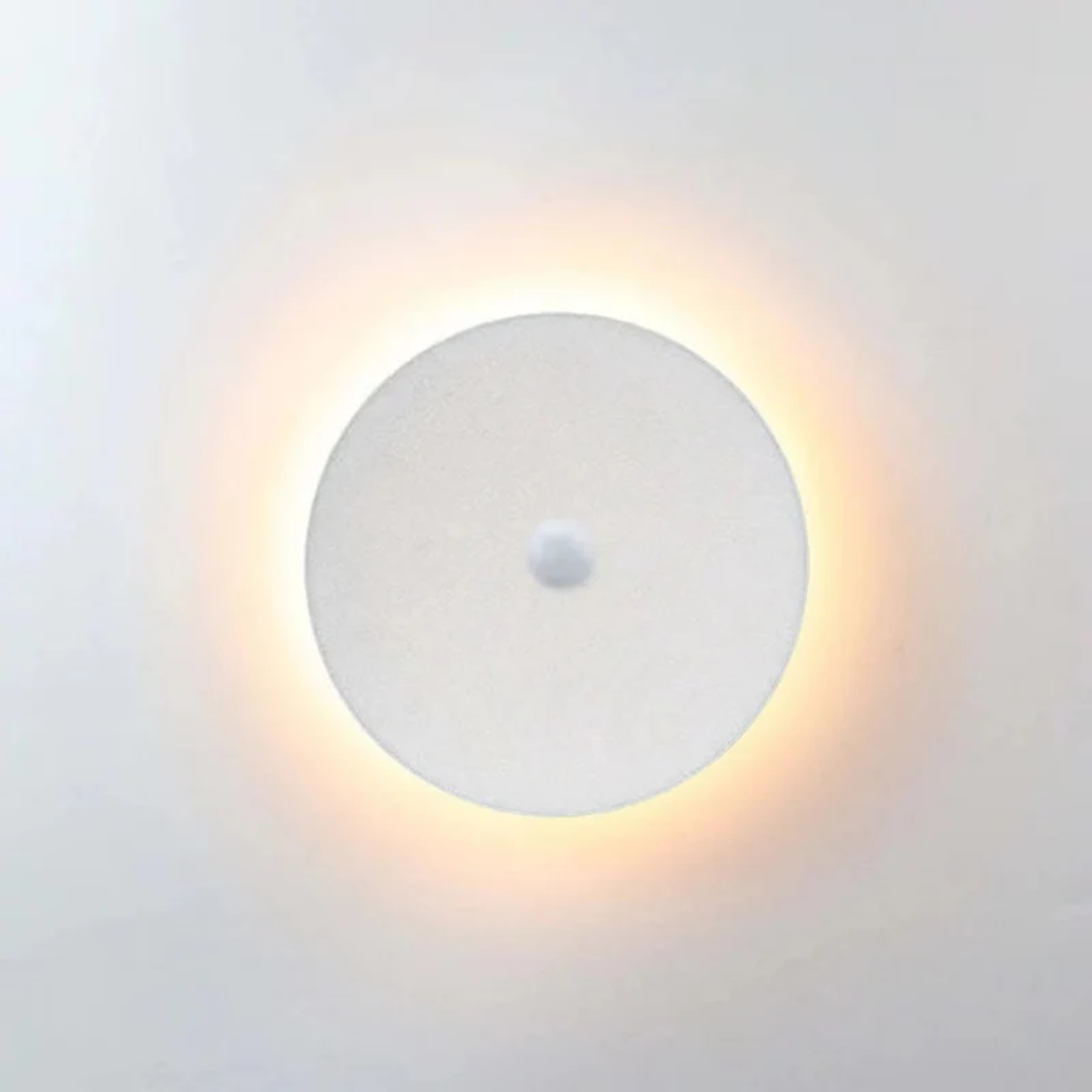 ZenithGlow - Sleek LED Wall Light for Modern Outdoor Spaces