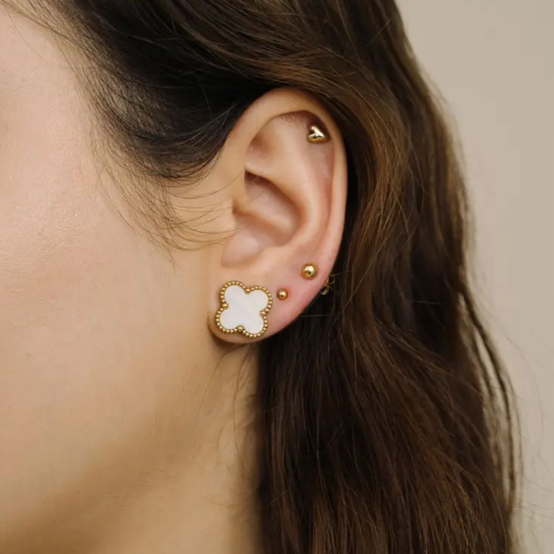 Pearl Clover Earrings - Elegant and Unique Design