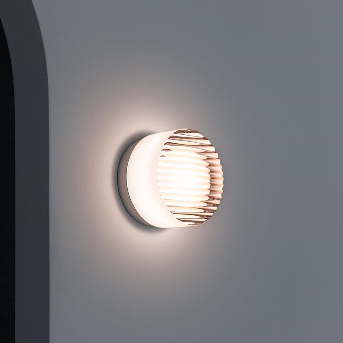 LumLight Stylish LED Wall Lamp - For Modern and Sustainable Home Comfort