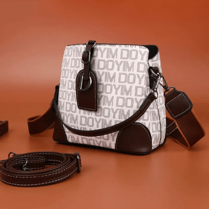 LuxeCarry - Elegant Leather Shoulder Bag with Plenty of Room