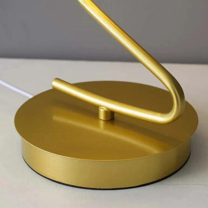 ButterflyLuxe - Elegant LED Table Lamp with Butterfly Design