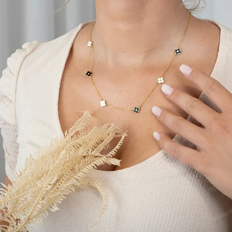 Lilliane - Graceful Floral Pendant Necklace