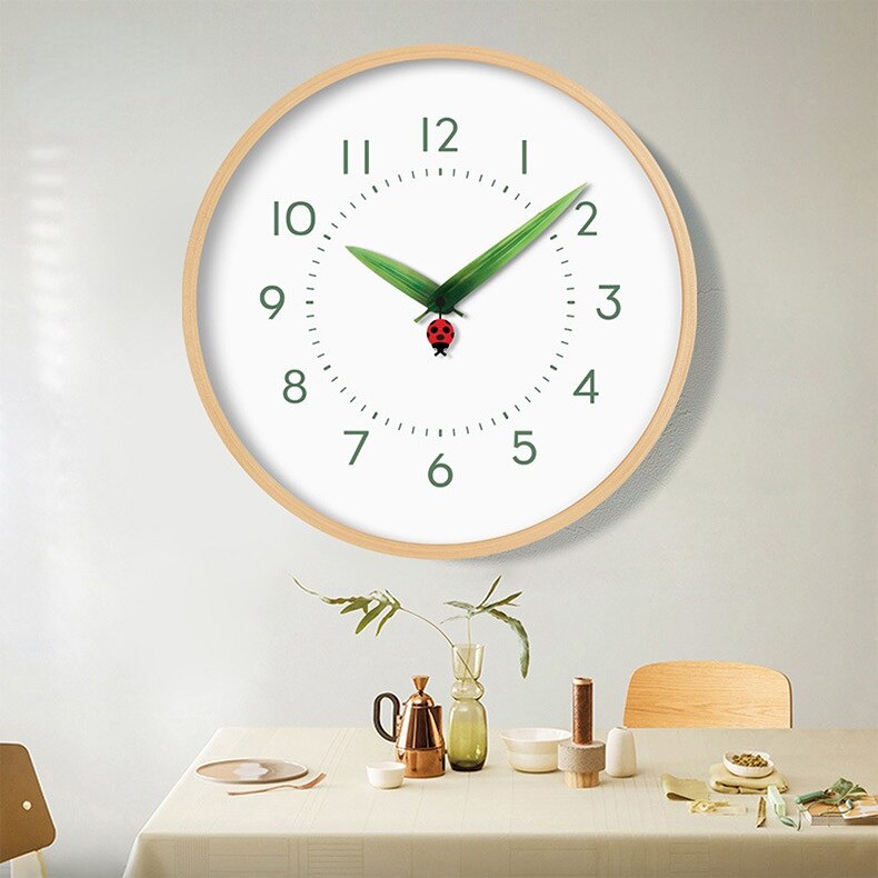 Frizmore - Chic Nature Wall Clock with Bird Design