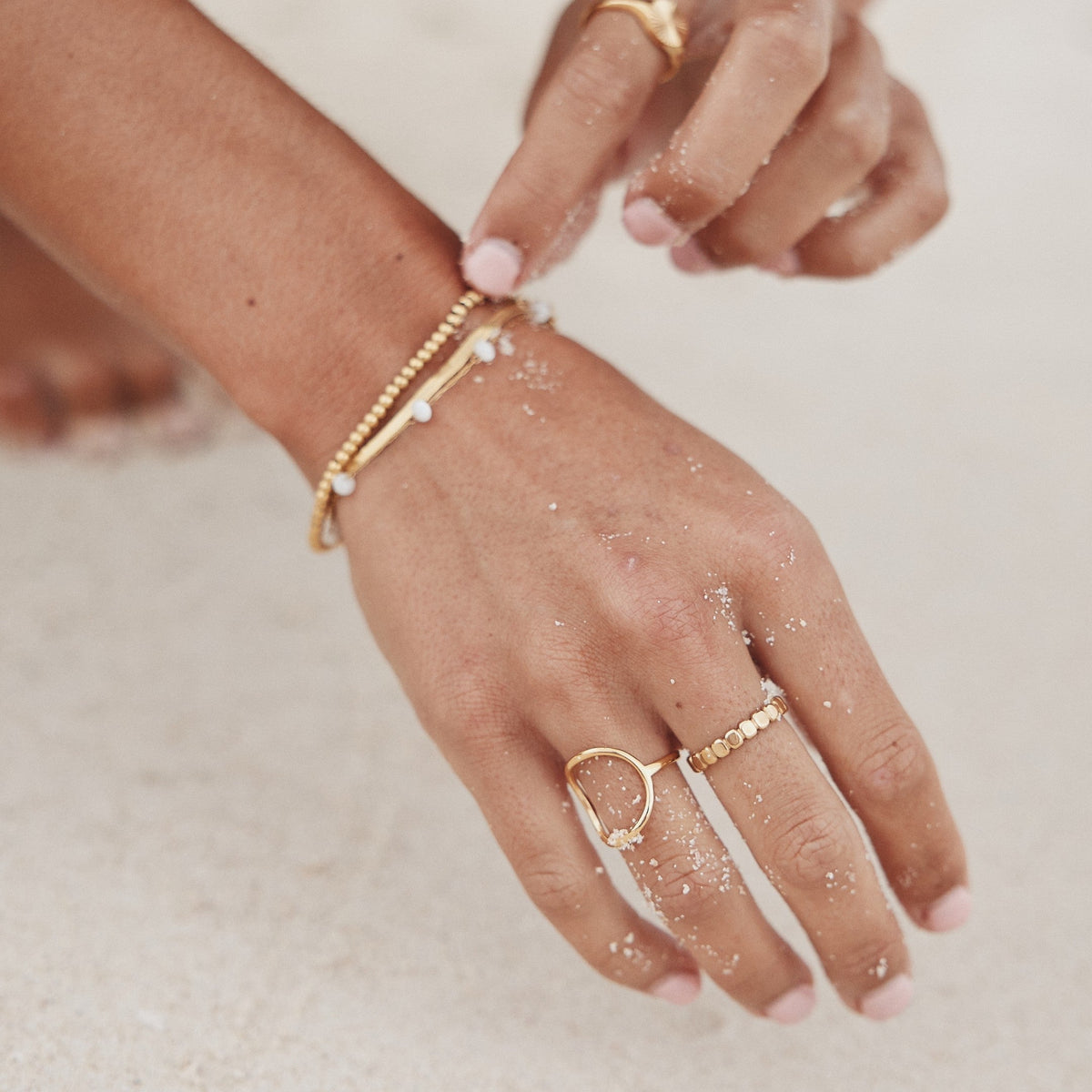 Rosveta - Elegant Beaded Ring for a Timeless Look