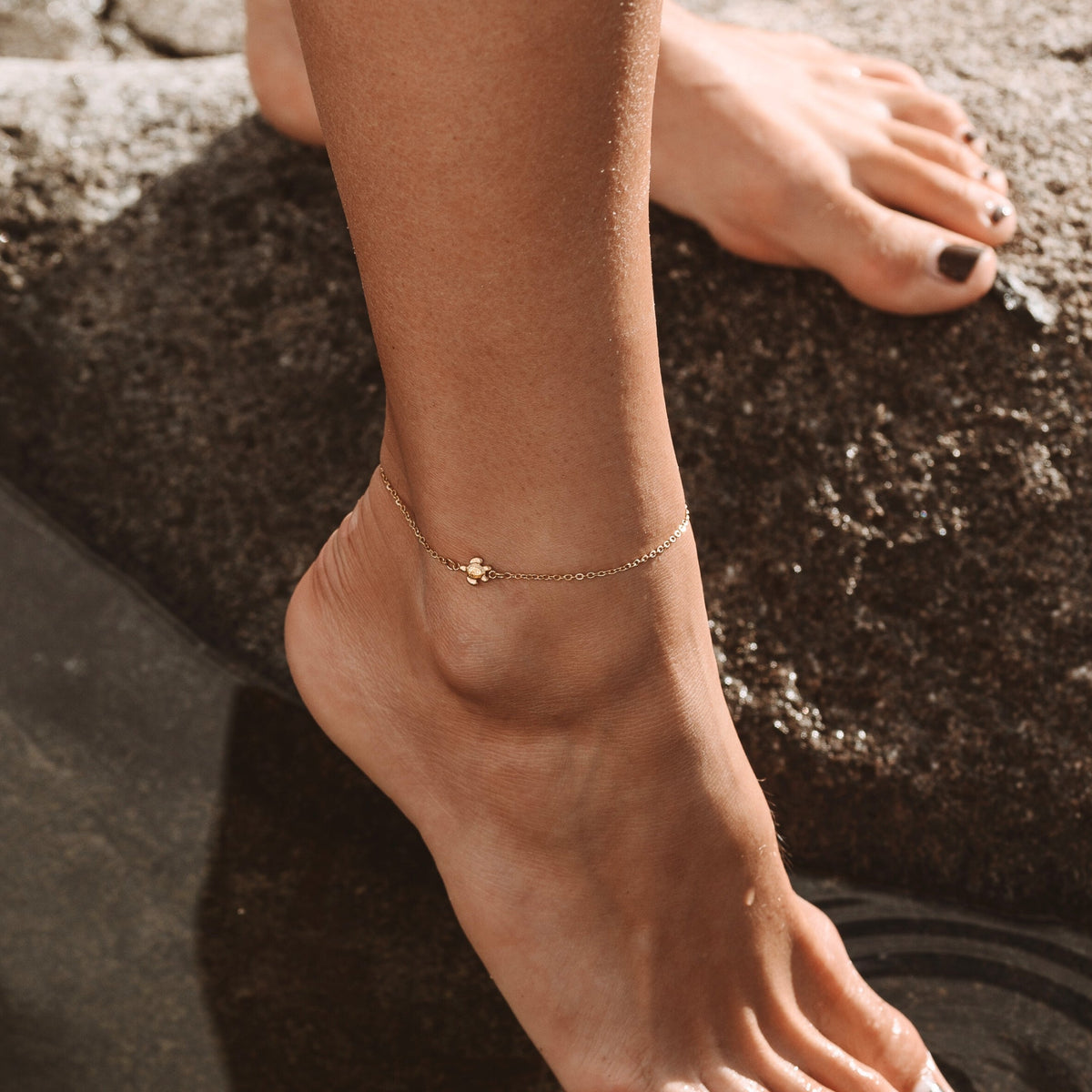 Elara Turtle Anklet - Stylish and Durable