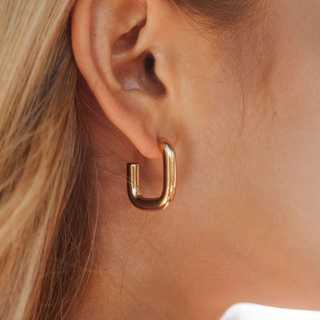 Naxos - Elegant Hoop Earrings for a Refined Look