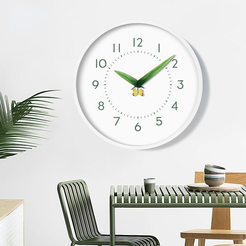 Frizmore - Chic Nature Wall Clock with Bird Design