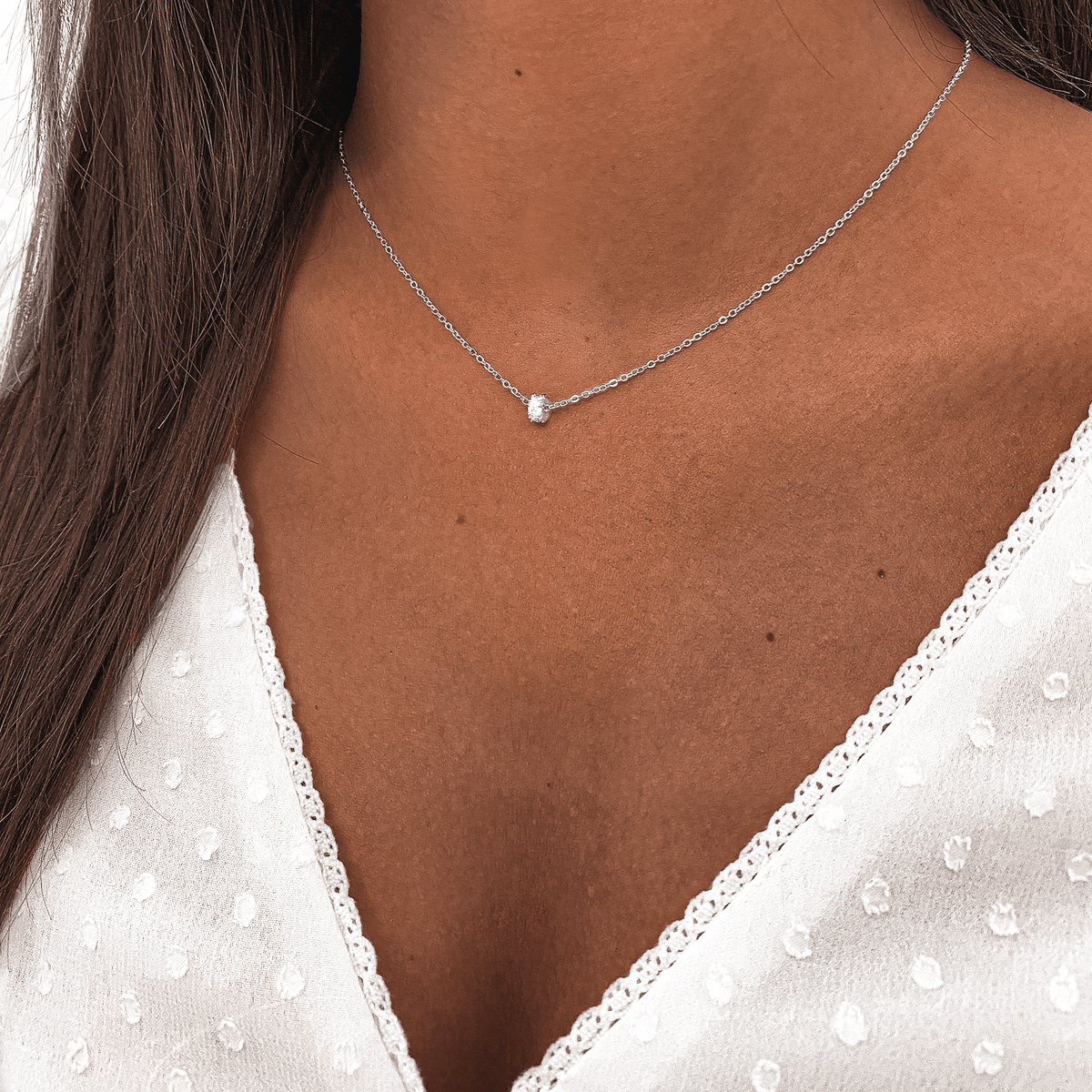 Valerie Circle Necklace - Sparkling Everyday Elegance