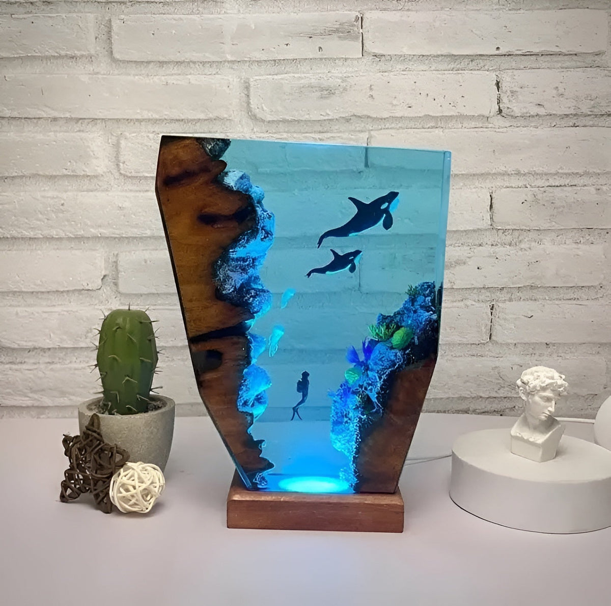 Lozgate - Blue Epoxy Resin Night Light