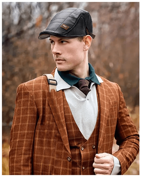LuxeStyle Beret - Timeless Elegance in Leather
