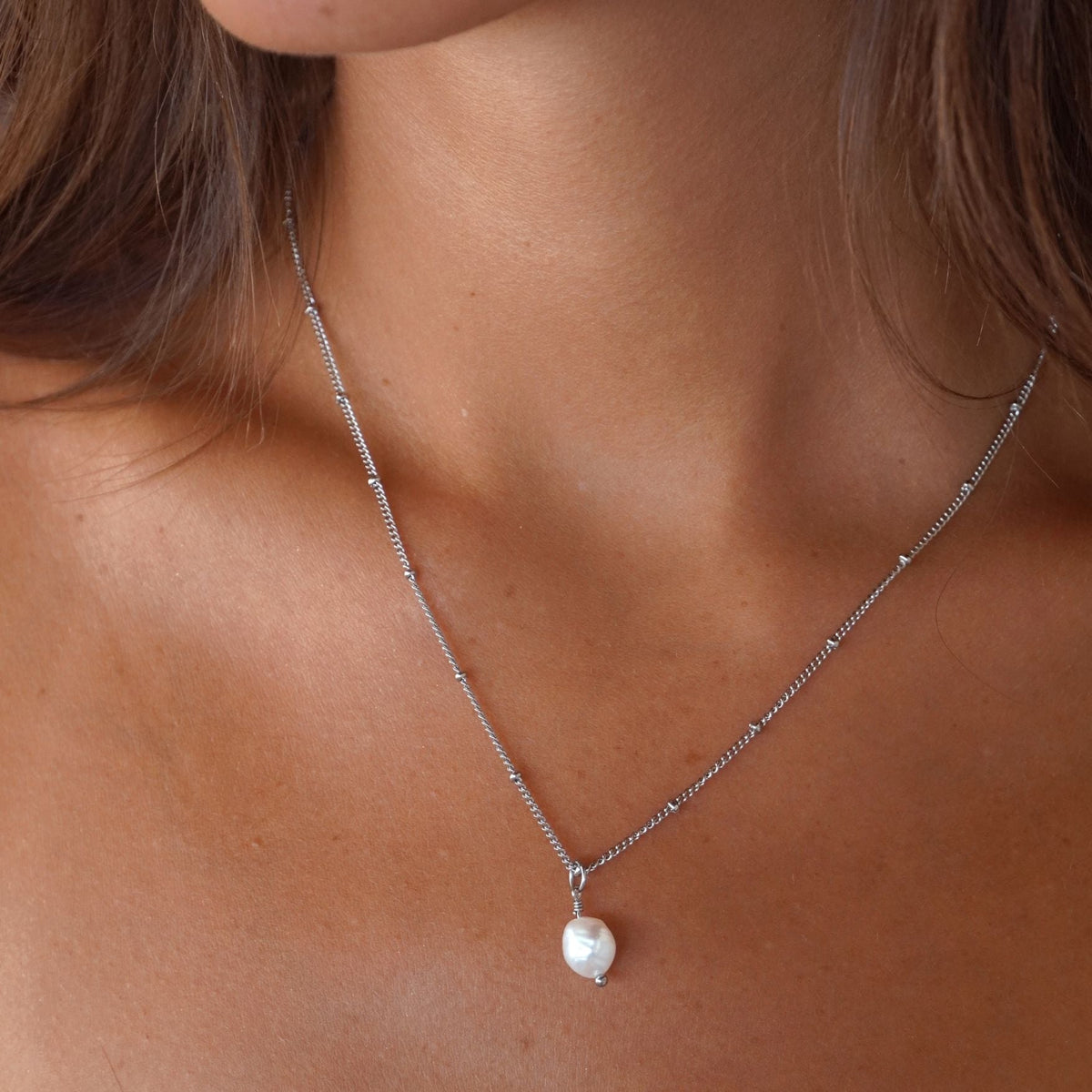 Anisa Baroque Pearl Pendant Necklace - Timeless Everyday Elegance