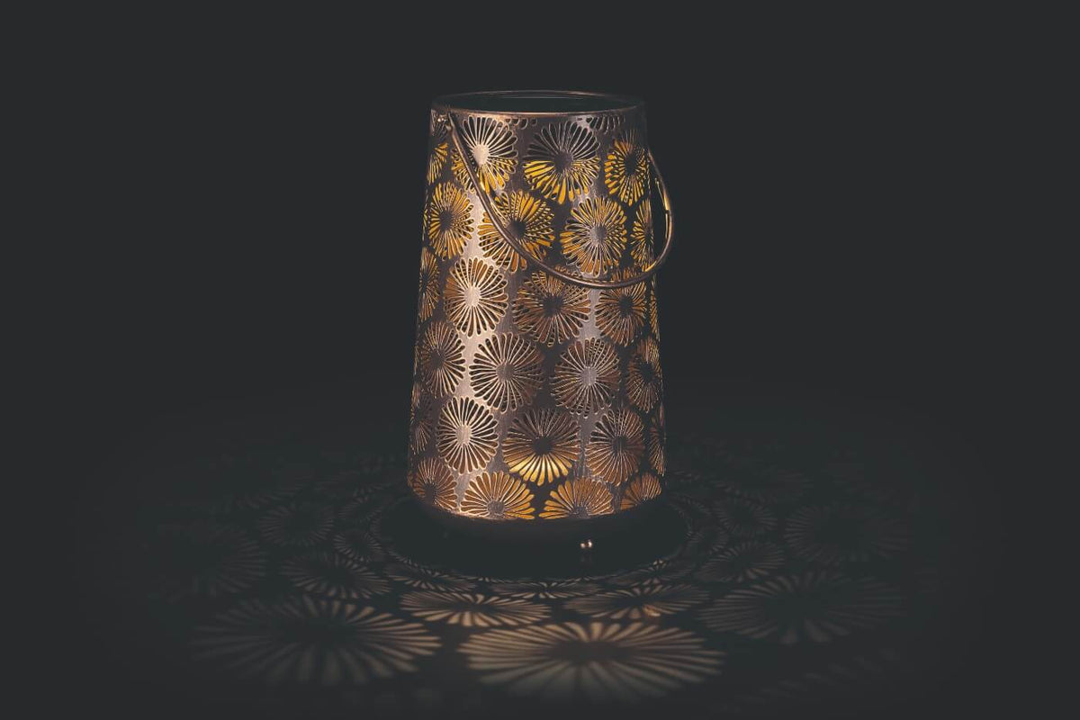 Antic Daisy - Vintage Solar Lantern for Garden Lighting