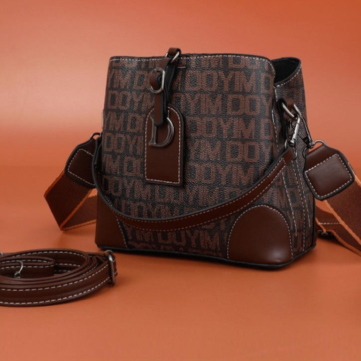 EleganceCross - Elegant and Practical Shoulder Bag for Everyday Use