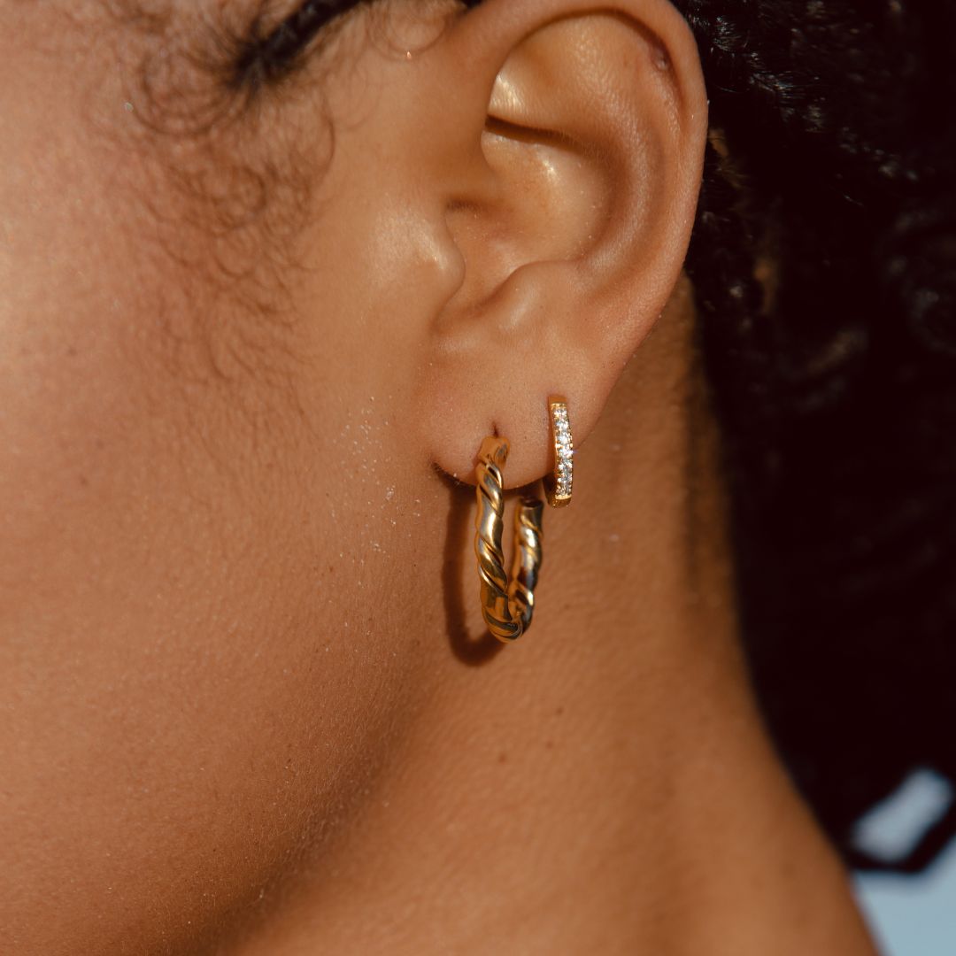 Belvara - Elegant Zirconia Small Hoop Earrings