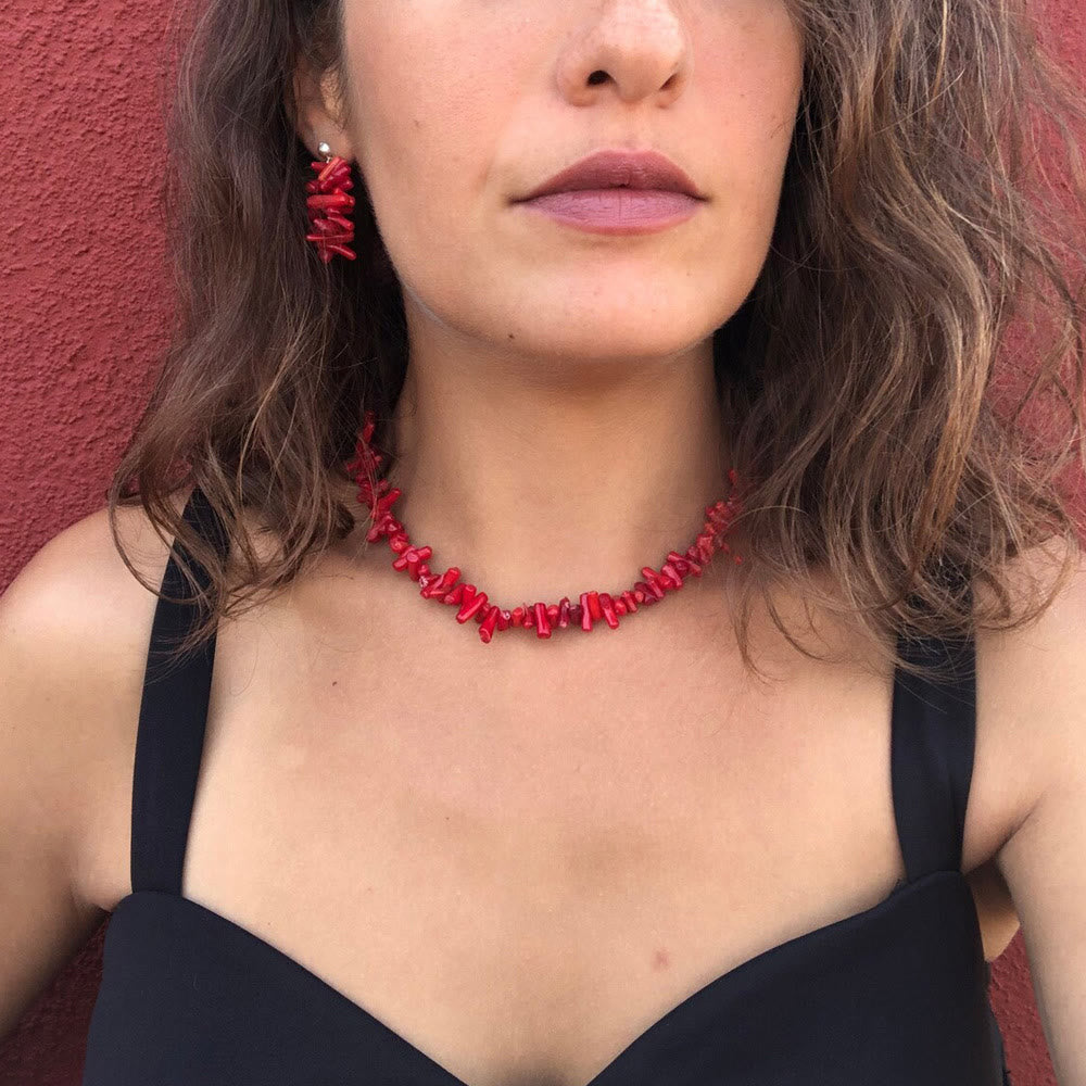 Welvora - Elegant Polished Crystal Necklace