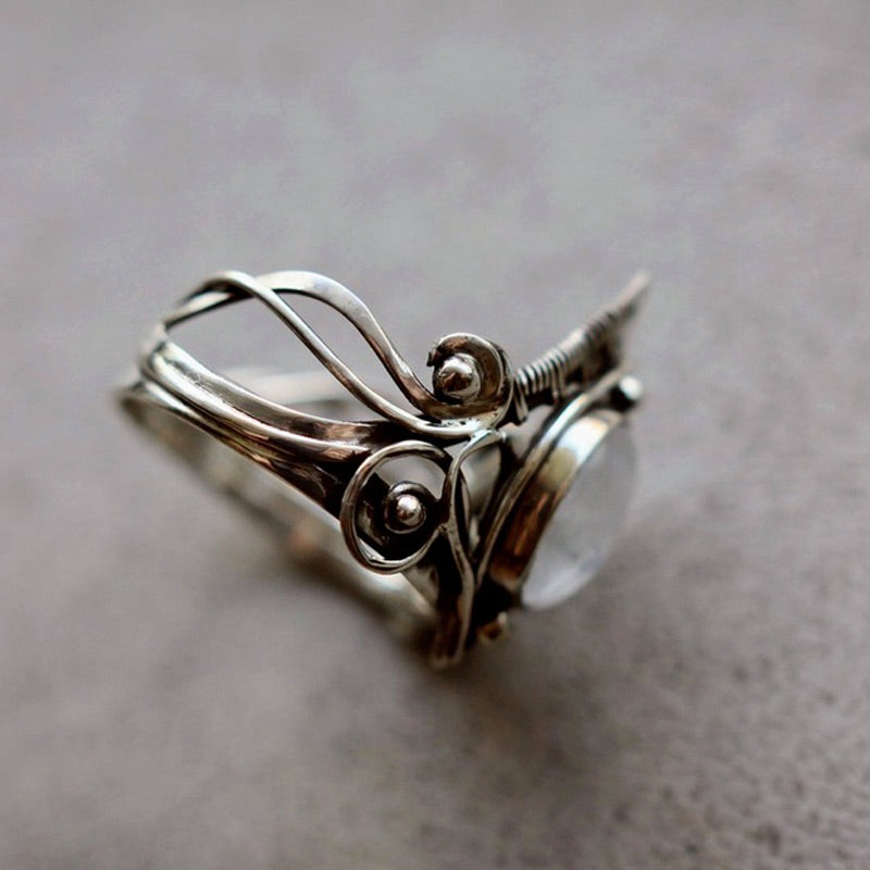 Weslora - Elegant Vintage Moonstone Ring