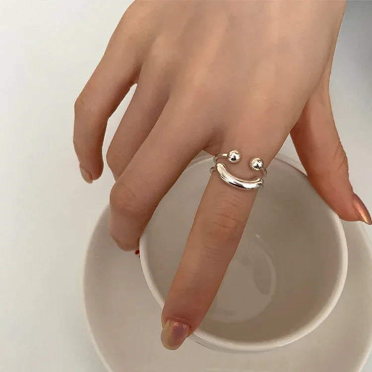 Nuzzo - Adjustable Smiley Face Ring