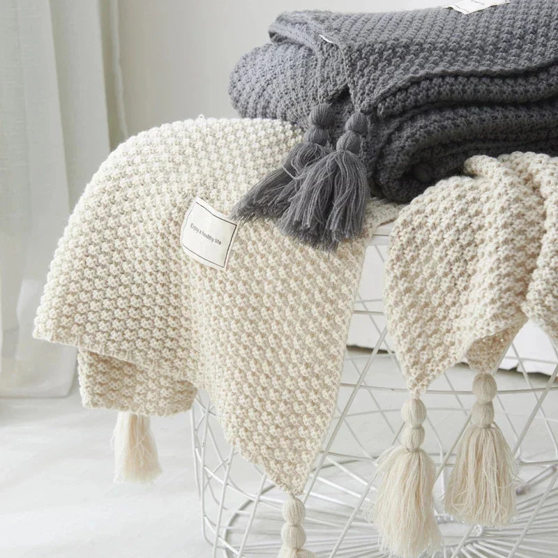 NordicCozy - Hand-Woven Wool Throw Blanket with Fringe