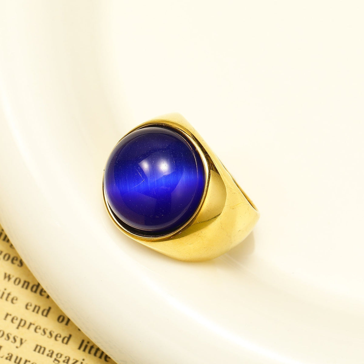 Hyzoria - Large Cat's Eye Gemstone Ring