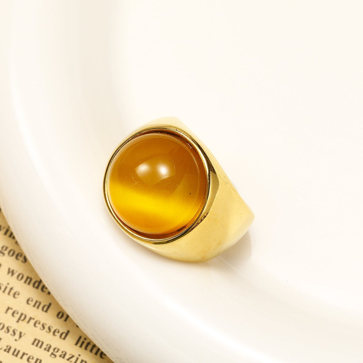 Hyzoria - Large Cat's Eye Gemstone Ring
