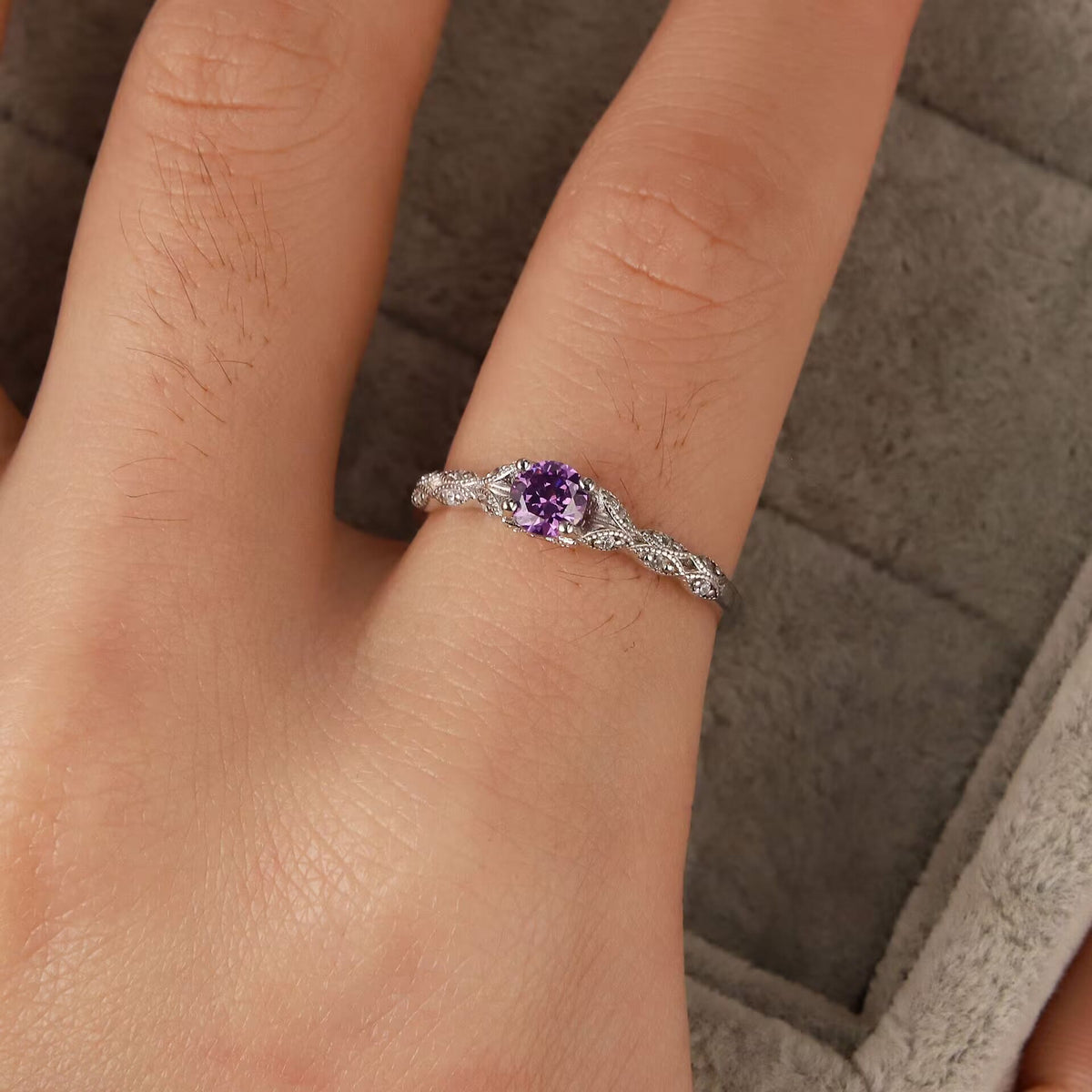 Hystelle - Minimalist Amethyst and Zirconia Ring