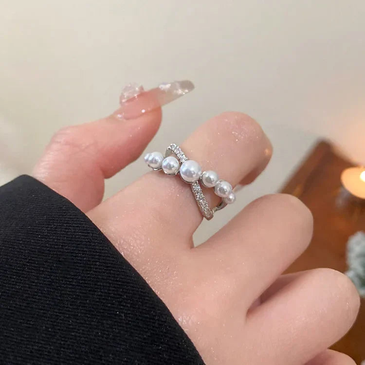 Nyvette - Vintage Ring with Sparkling Zirconia and Pearl
