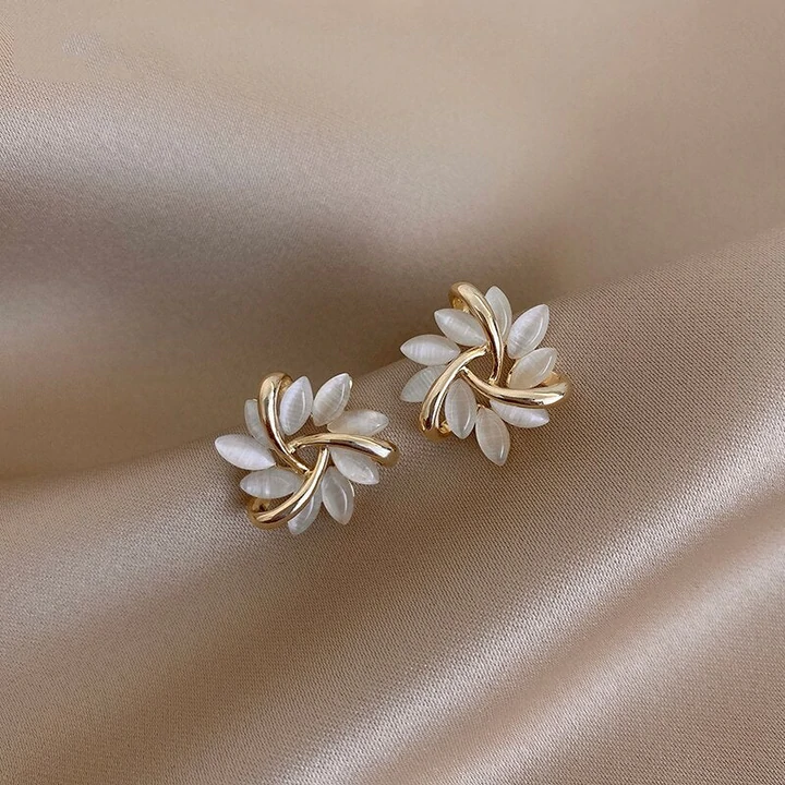 Daflora - Chic Opal Floral Stud Earrings