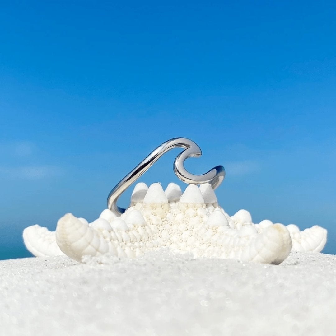 Maris Collection - Elegant Silver Wave Ring