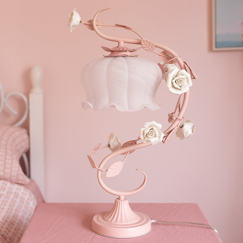Lanmere - Romantic Floral Accent Light