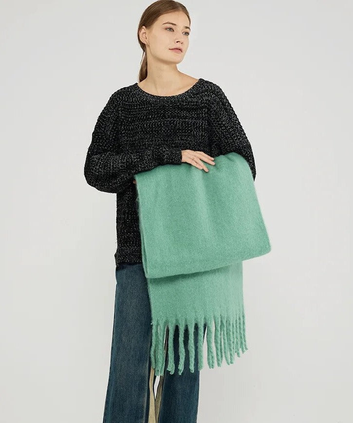 FrostSoft Scarf - Luxury Cashmere Warmth for Winter
