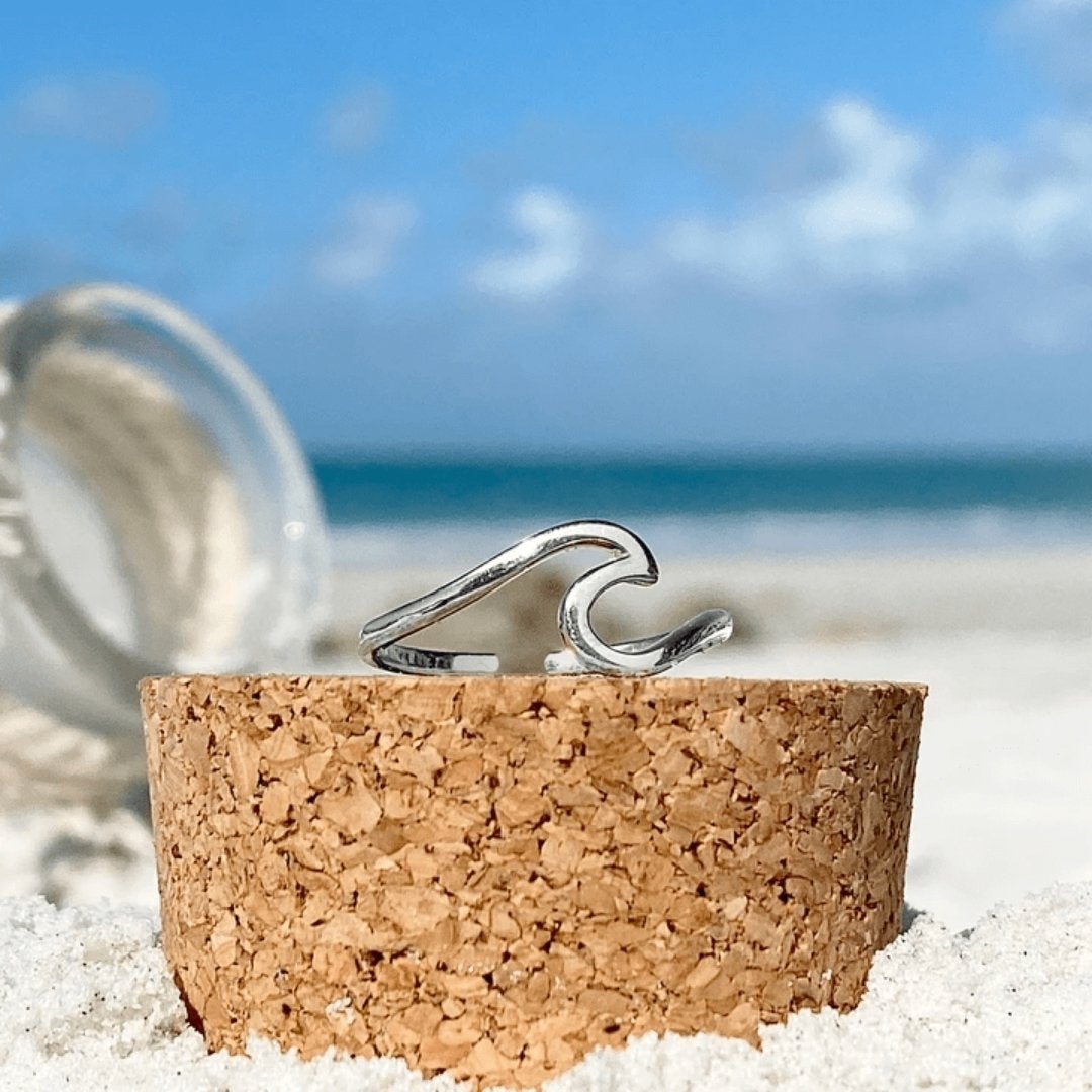 Maris Collection - Elegant Silver Wave Ring