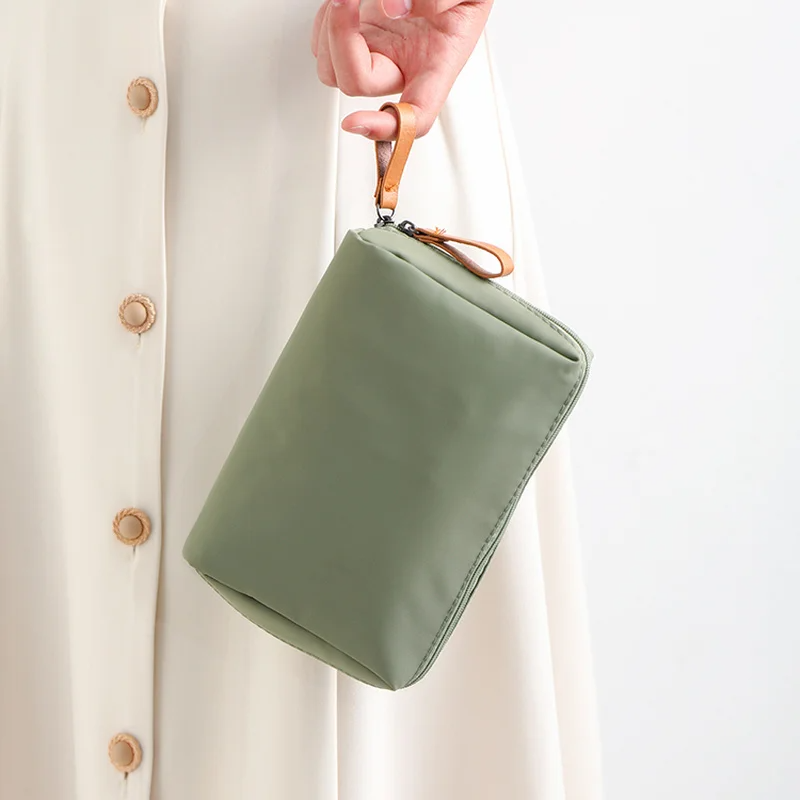 TravelOrganizer - Luxury Travel Pouch for Efficient Storage