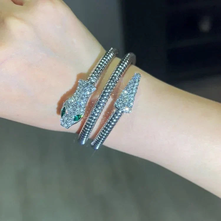 Nysa - Elegant Snake Bracelet