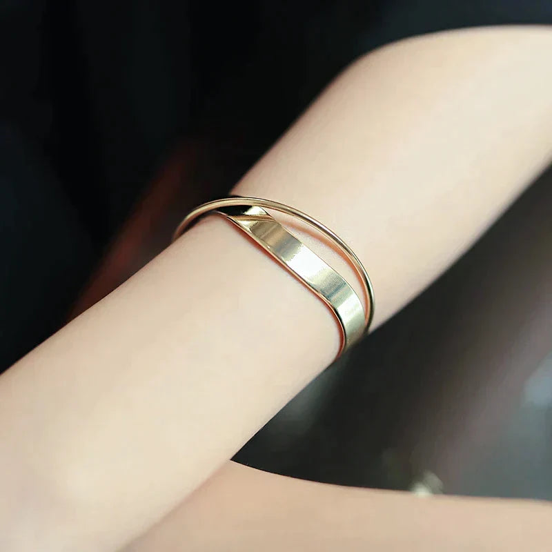 Horessa - Elegant European Bracelet in Silver and Gold