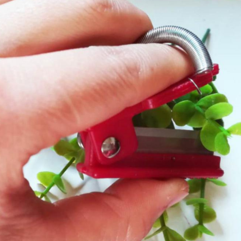 GardenGrip Tool - Effortless Fruit and Vegetable Picking