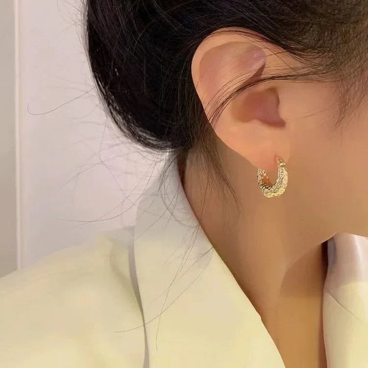 Ryvelle - Elegant Hoop Earrings for a Timeless Look