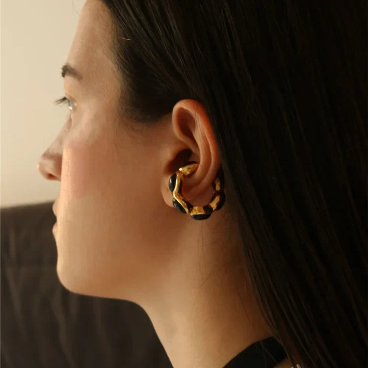 Edrienne - Elegant Gold-Plated Onyx Ring