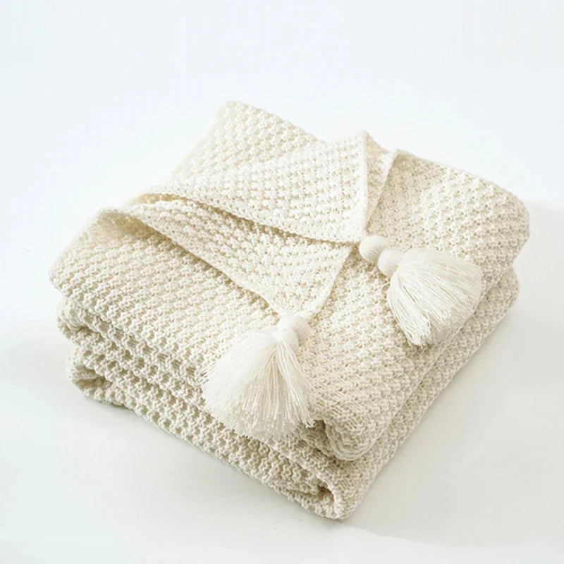 NordicCozy - Hand-Woven Wool Throw Blanket with Fringe