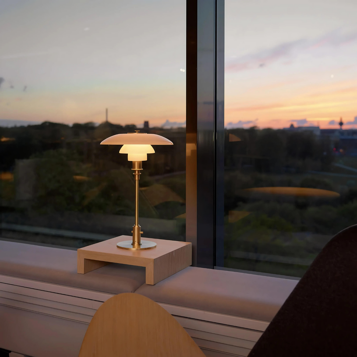 Nomrick - Minimalist Cube LED Table Lamp