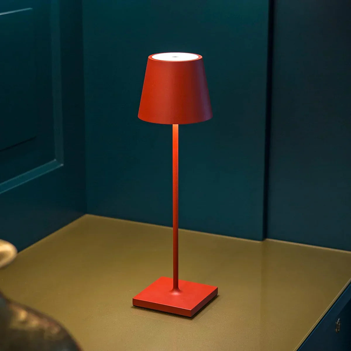 WattNest - Wireless Charging Table Lamp