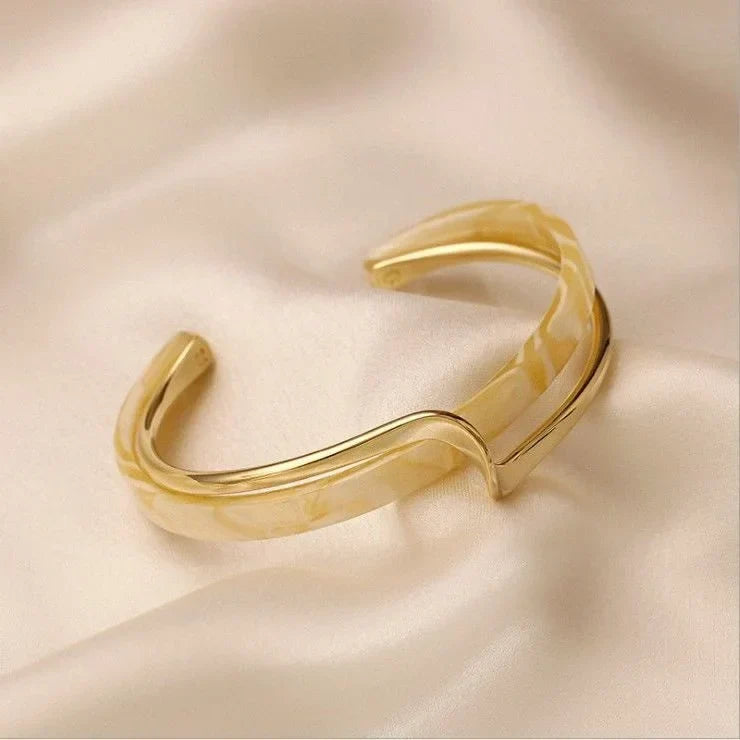 Elisa - Gold Infinity Bracelet with Matte Finish