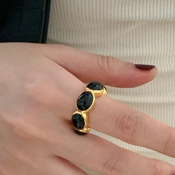 Edrienne - Elegant Gold-Plated Onyx Ring