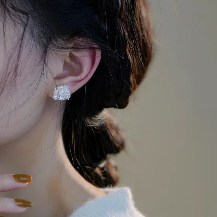 Noa - Elegant Baroque Pearl Earrings
