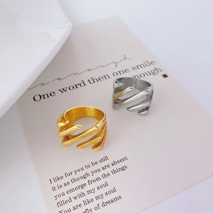 Braxwyn - Elegant Layered Twisted Ring