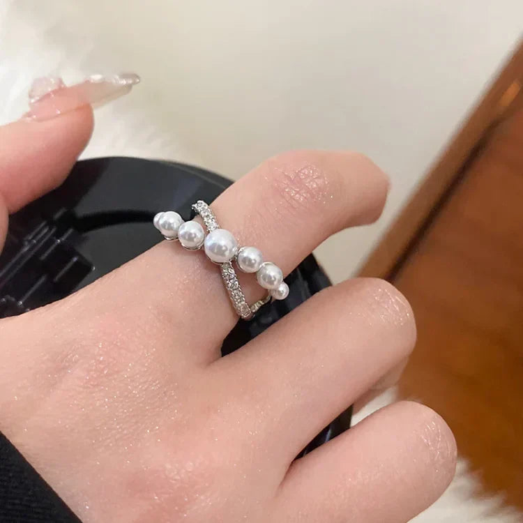 Nyvette - Vintage Ring with Sparkling Zirconia and Pearl