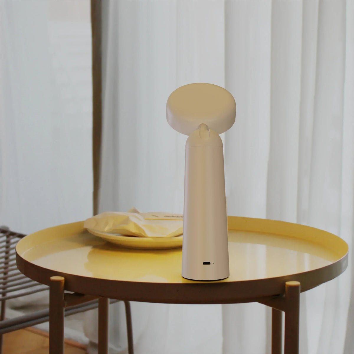 Dakoro - Black And Gold LED Table Lamp